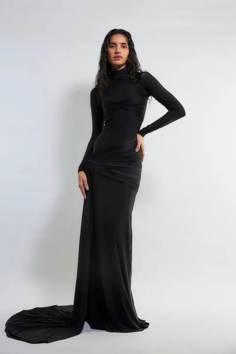 ALYSON BLACK FITTED GOWN