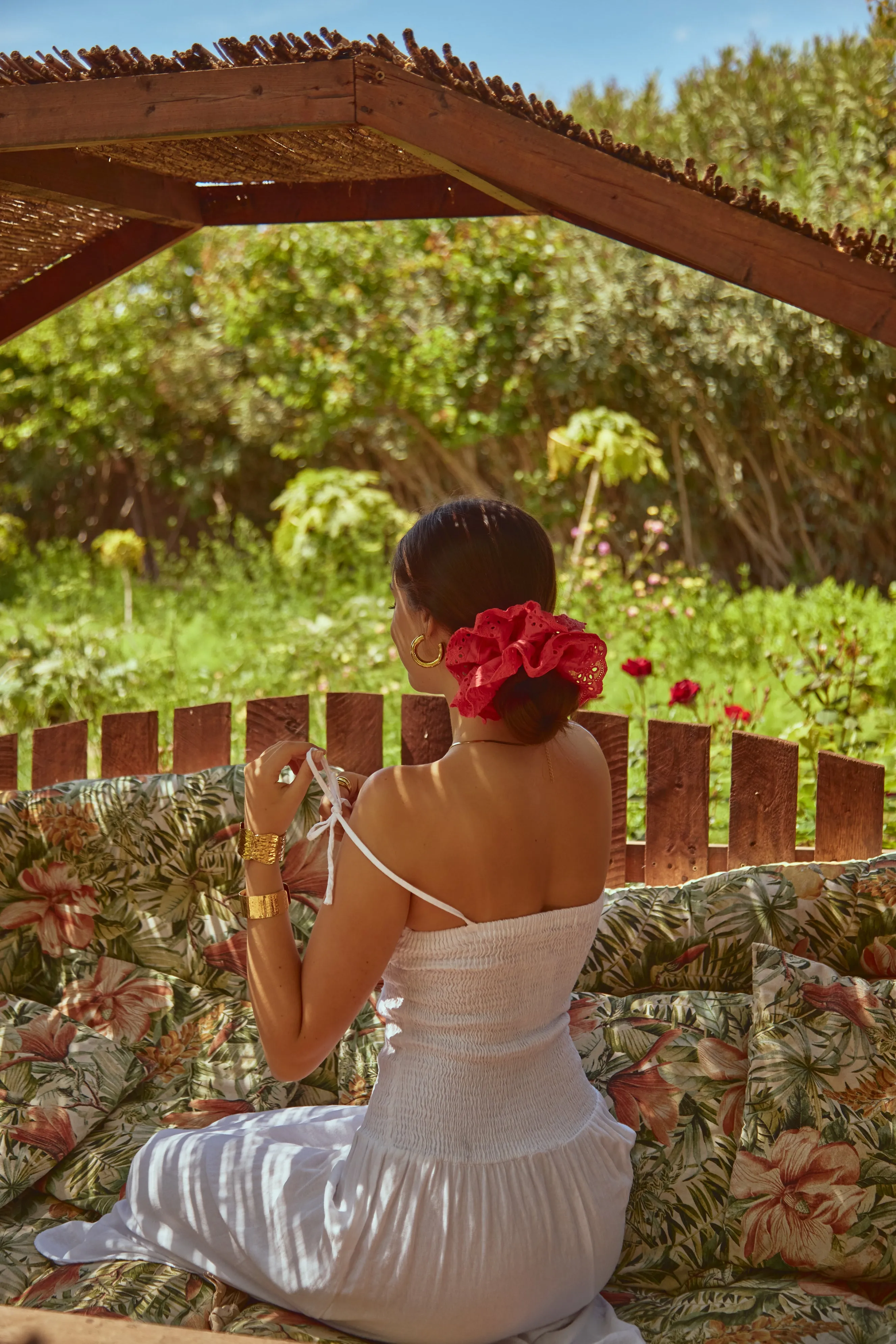 Oversized Frill Lace Scrunchie in Red